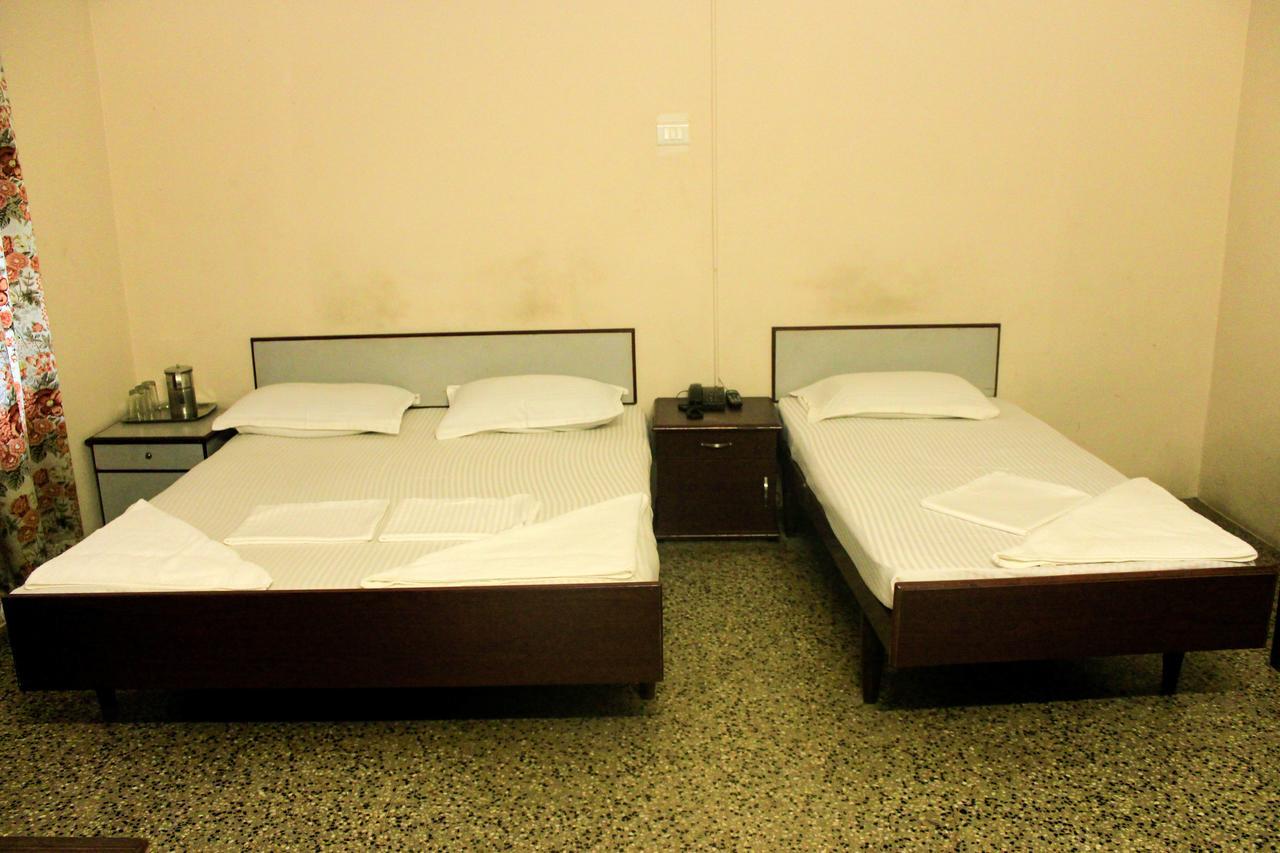 Keerthi Hotel Thiruvananthapuram Bagian luar foto