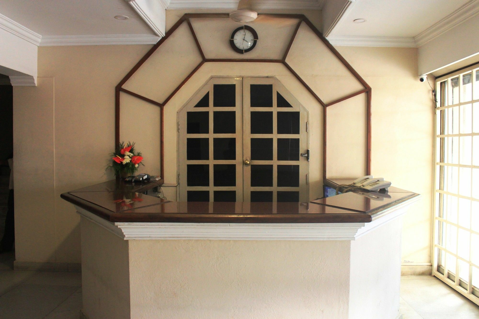 Keerthi Hotel Thiruvananthapuram Bagian luar foto